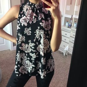 Floral top 🤍